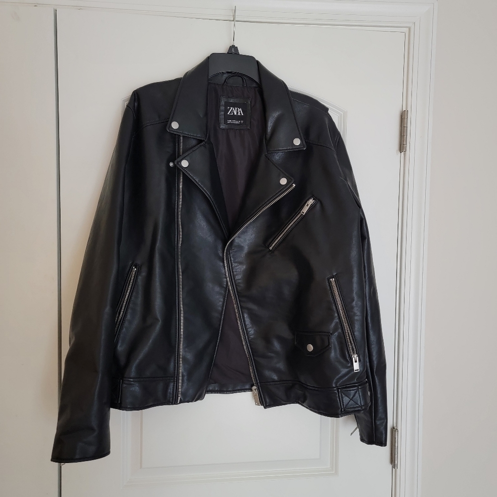 đ¤ Zara Moto BikerâJacket Black Faux Leather Zipper &Buckle Detailing Motorcycle - Picture 15 of 16